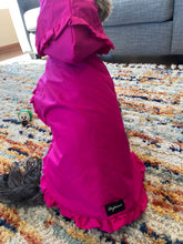 Cargar imagen en el visor de la galería, Capa impermeable para perro pink