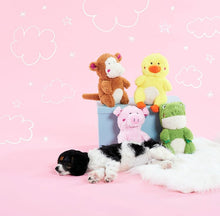 Cargar imagen en el visor de la galería, Cheeky Chums - Cerdito con sonido