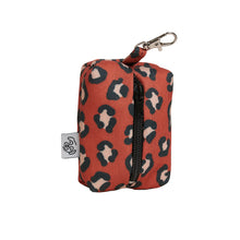 Cargar imagen en el visor de la galería, Porta Bolsas Animal Print Classic Doglamour