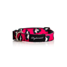 Cargar imagen en el visor de la galería, collar perro animal print fucsia
