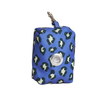 Cargar imagen en el visor de la galería, Porta Bolsitas Animal Print Blue Doglamour
